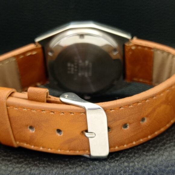 Vintage 1980 Citizen Automatic Mens Silver Watch W/daydate & Gold accents - Picture 2 of 8